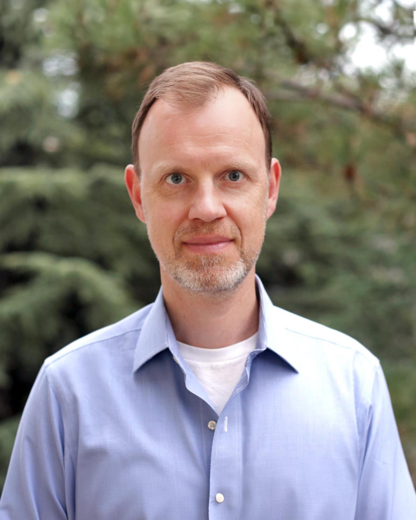 Uluslararası İlişkiler Bölümü’nden Dr. Öğr. Üyesi Sam Hirst’in “Against the Liberal Order: The Soviet Union, Turkey, and Statist Internationalism, 1919–1939” başlıklı monografisi, uluslararası düzeyde iki prestijli ödüle layık görüldü. Oxford University Press tarafından yayımlanan eser, ASEEES’in Marshall Shulman Kitap Ödülü’nü ve Amerikan Tarihçiler Derneği’nin Avrupa Uluslararası Tarih Ödülü’nü kazandı.

#AkademikBaşarı #Uluslararasıİlişkiler #AcademicExcellence #InternationalRelations #bilkent

Assistant Professor Sam Hirst of the Department of International Relations has been honored with two prestigious international awards for his book Against the Liberal Order: The Soviet Union, Turkey, and Statist Internationalism, 1919–1939. Published by Oxford University Press, the book was awarded the Marshall Shulman Book Prize by ASEEES and the European International History Prize by the American Historical Association (AHA).