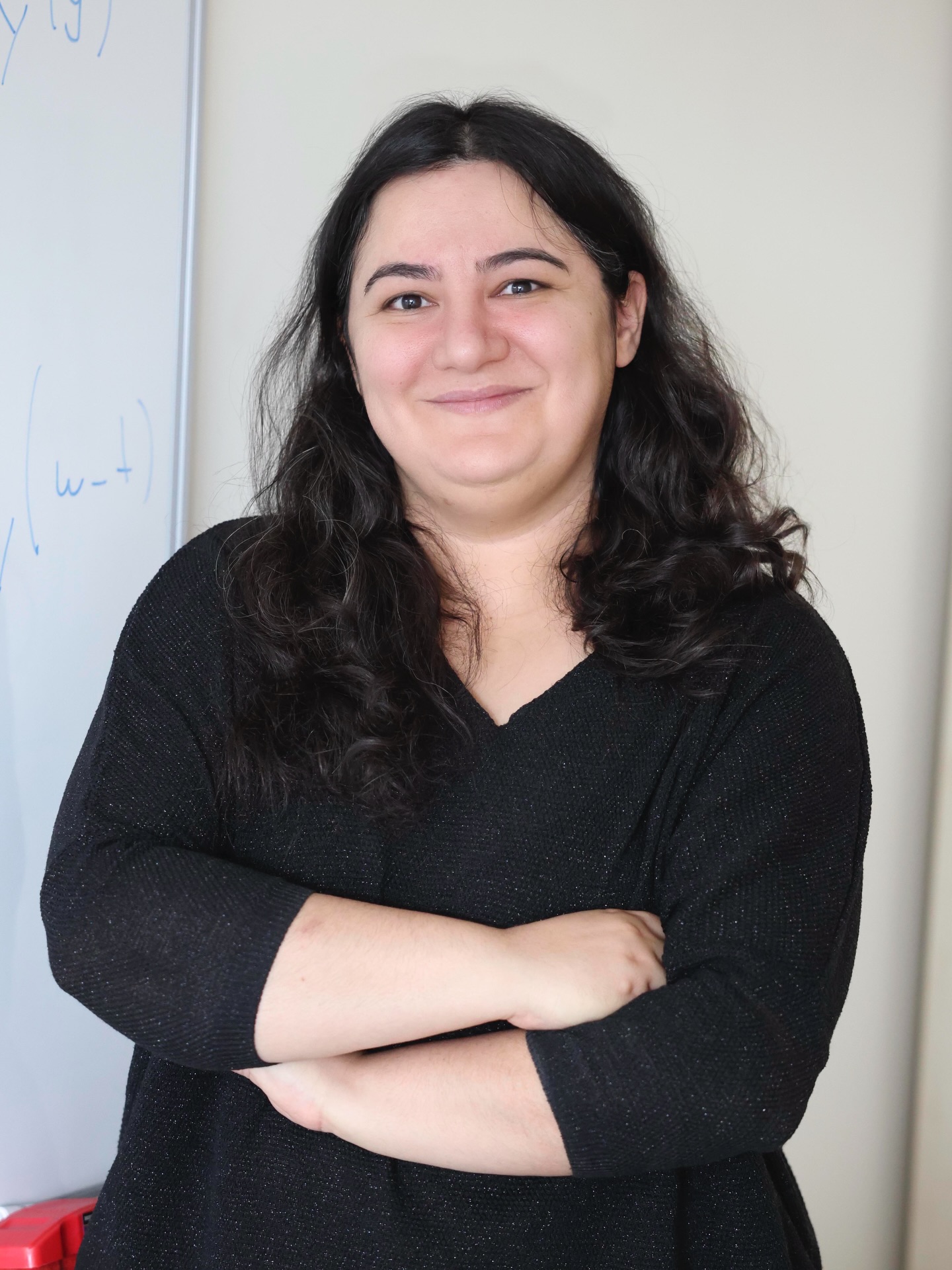 Dr. Öğr. Üyesi Özlem Tuğfe Demir, IEEE Communications Society tarafından Avrupa, Orta Doğu ve Afrika (EMEA) Bölgesi için verilen En İyi Genç Araştırmacı Ödülü’ne layık görüldü. Çalışmaları, 5G sonrası ve 6G sistemleri için ölçeklenebilir, enerji verimli ve donanım farkındalığı yüksek teknolojiler geliştirmeyi amaçlamaktadır.

#bilkent #bilkentüniversitesi #bilkentuniversity #ResearchAward #AcademicExcellence

Asst. Prof. Özlem Tuğfe Demir has been awarded the IEEE Communications Society Best Young Researcher Award for the Europe, Middle East and Africa (EMEA) Region. Her work aims to develop scalable, energy-efficient and hardware-aware technologies for beyond-5G and 6G systems.